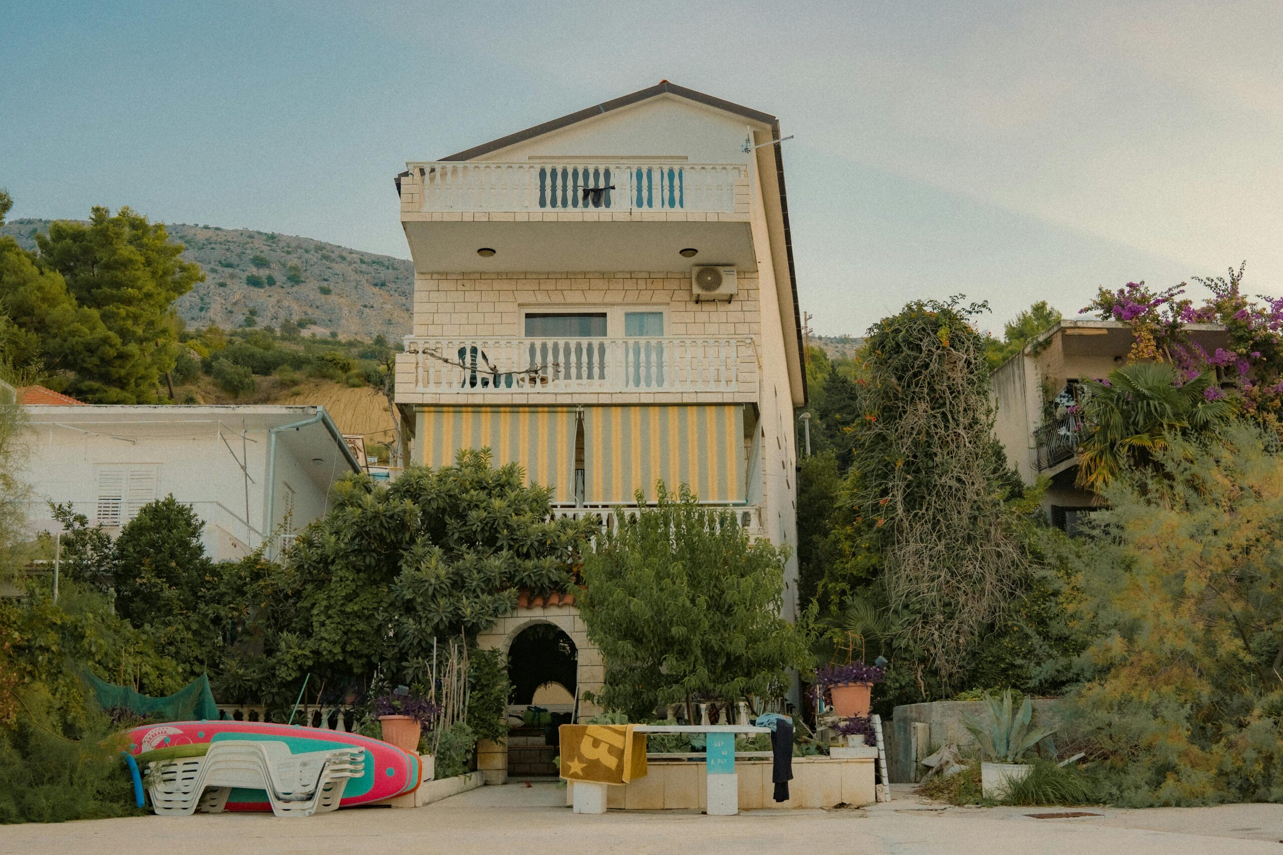 Airbnb Social Media Marketing: How Hosts Can Stand Out and Drive More Bookings